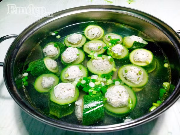 Canh mướp nấu cá thát lát vừa ngon vừa mát cho bữa trưa