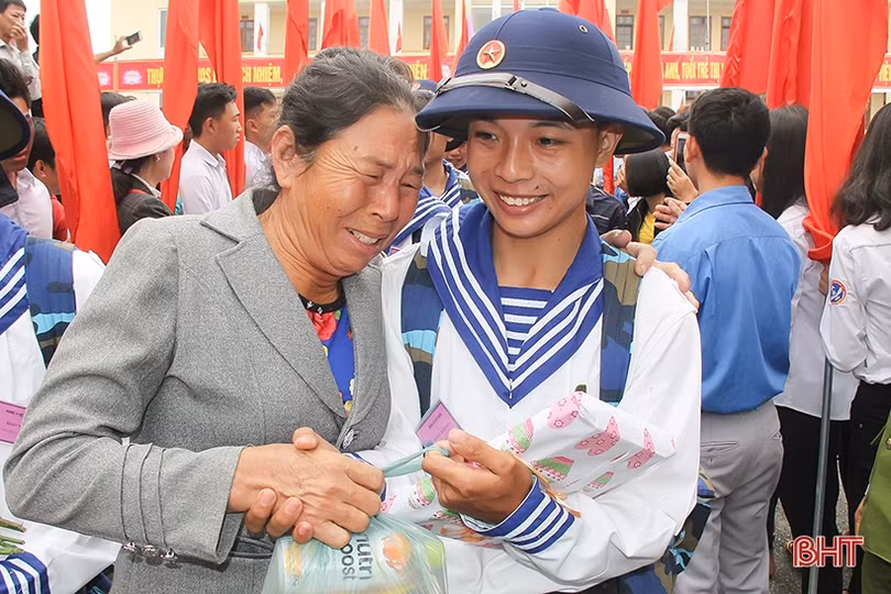 Những cung bậc cảm xúc của tân binh Hà Tĩnh ngày nhập ngũ