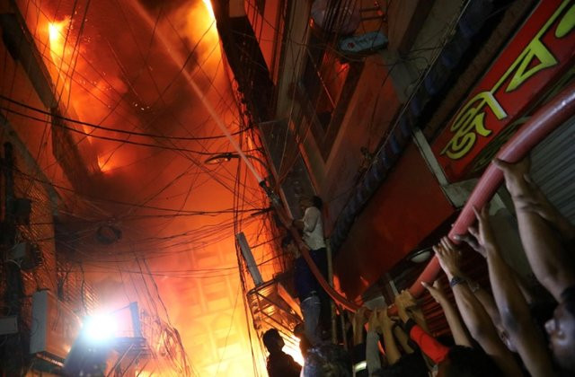 56 người thiệt mạng trong vụ cháy kinh hoàng tại chung cư ở Bangladesh