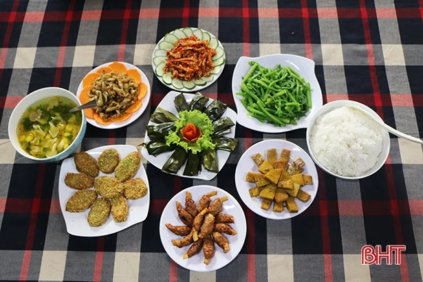 Cúng cỗ chay ngày rằm - lựa chọn mới của người dân Hà Tĩnh