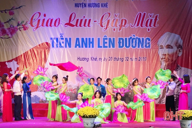 Hương Khê gặp mặt, tiễn 109 tân binh lên đường nhập ngũ