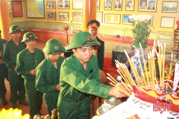 Can Lộc gặp mặt 135 thanh niên lên đường nhập ngũ