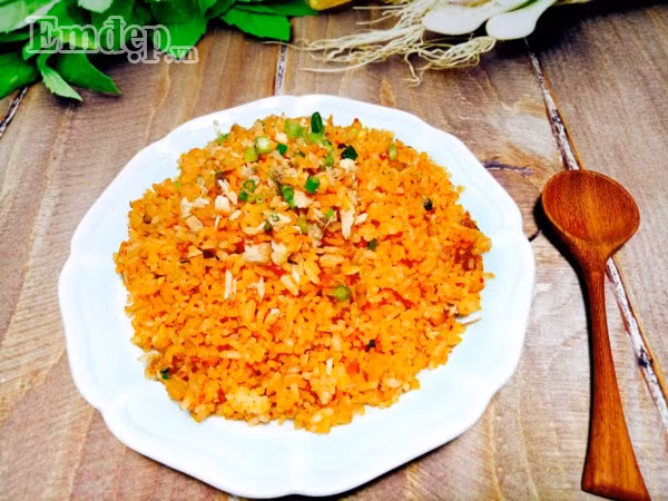 Chào tuần mới với cơm chiên cá mặn nhanh gọn mà ngon mê ly