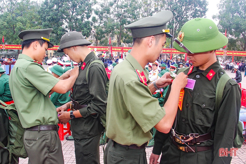 Những cung bậc cảm xúc của tân binh Hà Tĩnh ngày nhập ngũ