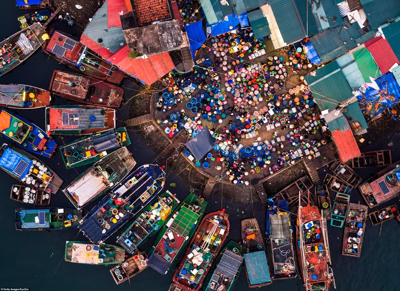 Vẻ đẹp đất và người Việt Nam trên báo Anh