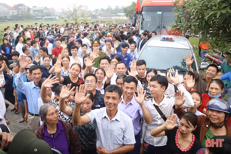 Những cung bậc cảm xúc của tân binh Hà Tĩnh ngày nhập ngũ