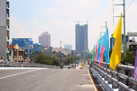 Cầu vượt chữ Y độc nhất Việt Nam trước giờ khánh thành ảnh 9