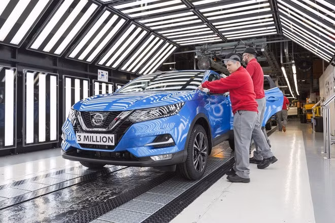 Đế chế Nissan lụi tàn, sa thải 12.500 nhân công, lợi nhuận giảm 95%