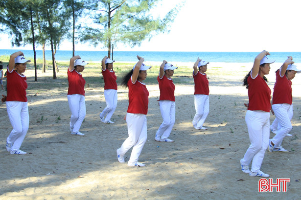 Người cao tuổi Nghi Xuân vui, khỏe với môn dưỡng sinh tâm thể