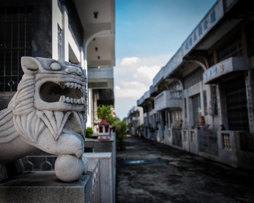 Sống cùng người chết ở nghĩa trang nhà giàu