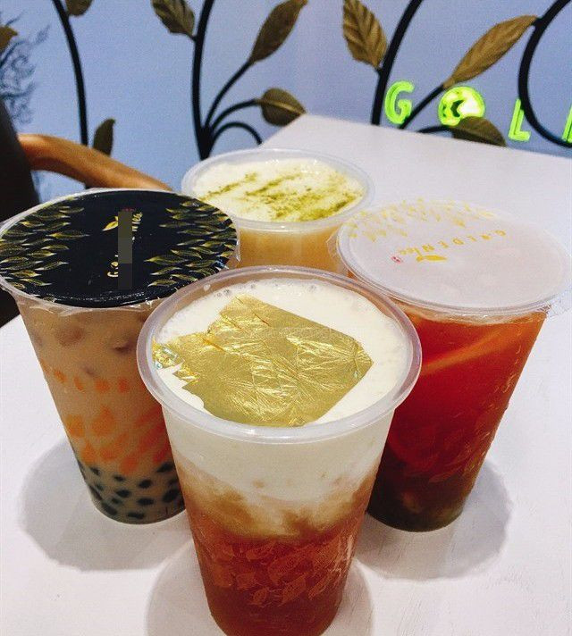 Học giới nhà giàu Dubai, dân chơi Việt chi bội tiền thưởng thức món ăn dát vàng