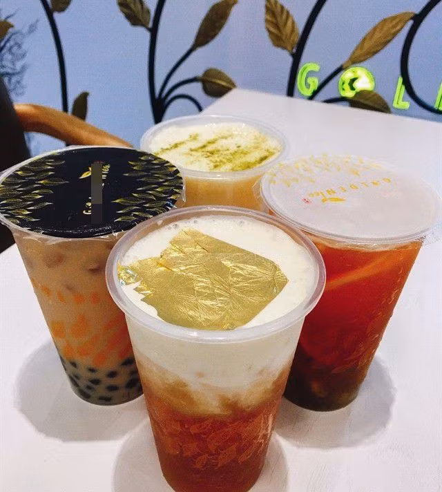 Học giới nhà giàu Dubai, dân chơi Việt chi bội tiền thưởng thức món ăn dát vàng