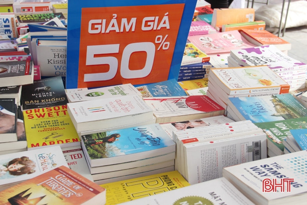 Hơn 5.000 đầu sách được bán tại Hội sách nửa giá ở Hà Tĩnh