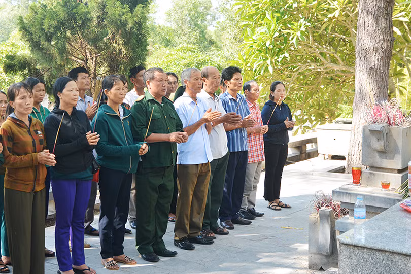 Có một Trường Sơn tuyến lửa - linh thiêng!