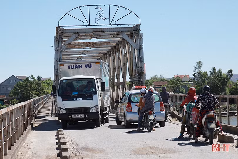 Ngắm dàn sắt cầu gần 60 năm tuổi ở Hà Tĩnh trước ngày “khai tử”