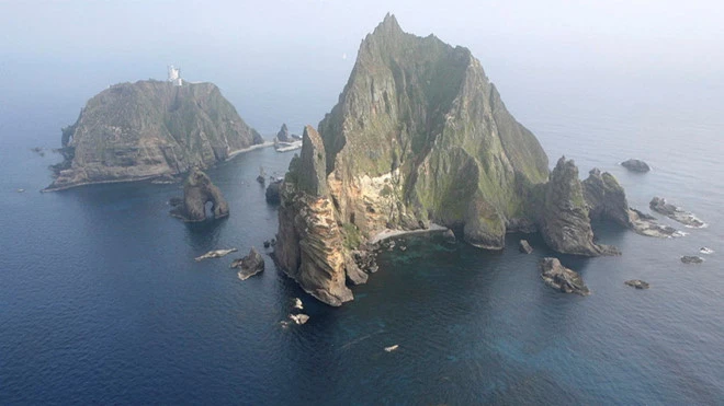 Hàn Quốc bắn cảnh cáo máy bay quân sự Nga vi phạm không phận