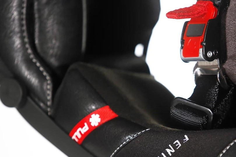 Mũ bảo hiểm tích hợp hàng tá công nghệ về Việt Nam, giá gần 50 triệu