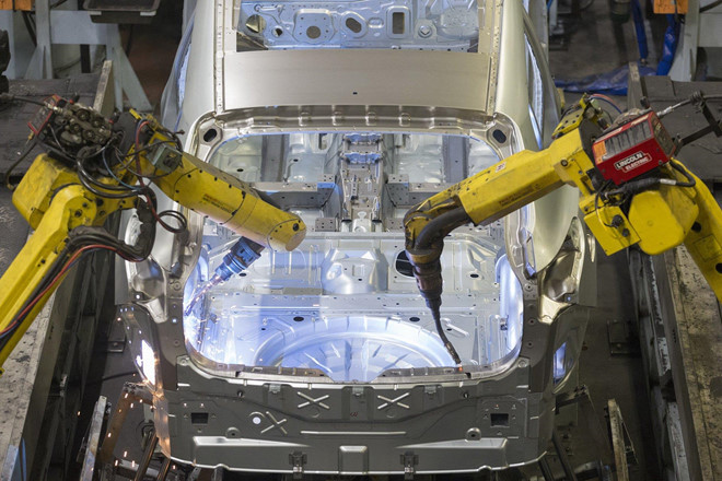 Đế chế Nissan lụi tàn, sa thải 12.500 nhân công, lợi nhuận giảm 95%