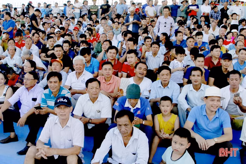 Hồng Lĩnh Hà Tĩnh thắng trận đầu tiên trên sân nhà