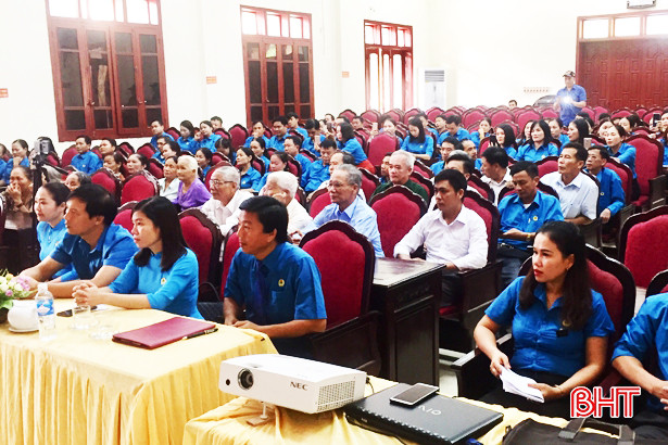 Hương Khê tôn vinh 10 chủ tịch công đoàn cơ sở tiêu biểu