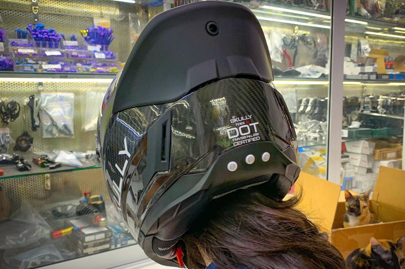 Mũ bảo hiểm tích hợp hàng tá công nghệ về Việt Nam, giá gần 50 triệu