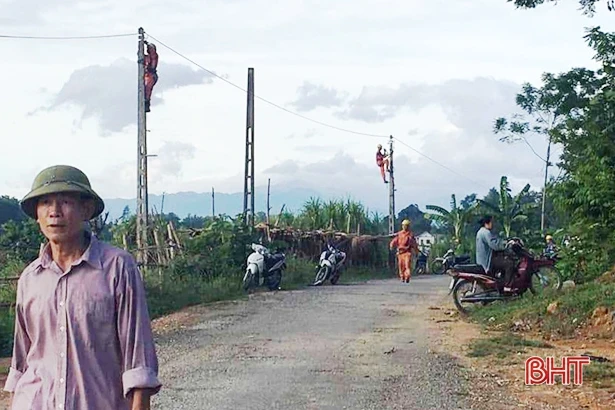 Nơi nào dân hiến đất, nơi đó có Điện lực Hương Sơn chỉnh trang lưới điện