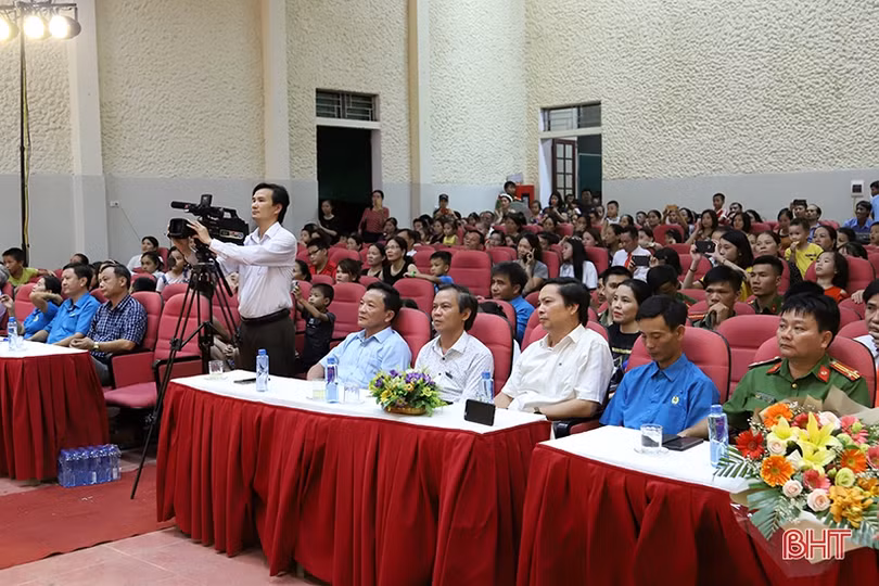 Ấn tượng hội diễn chào mừng kỷ niệm 550 năm thành lập huyện Hương Sơn