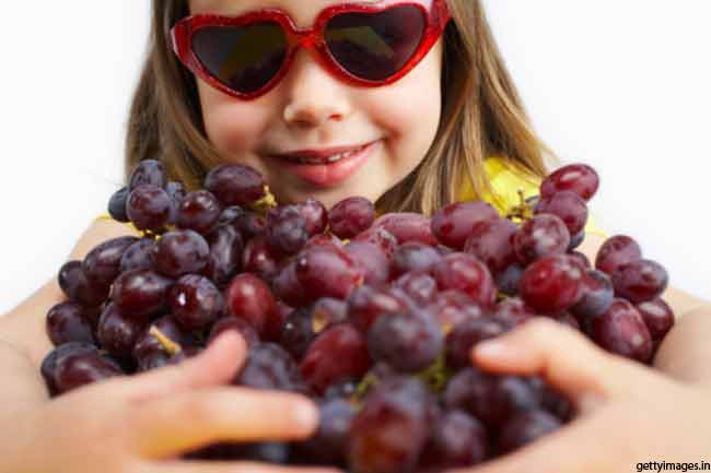 Mách bạn 8 lợi ích sức khỏe tuyệt vời mà quả nho đem lại