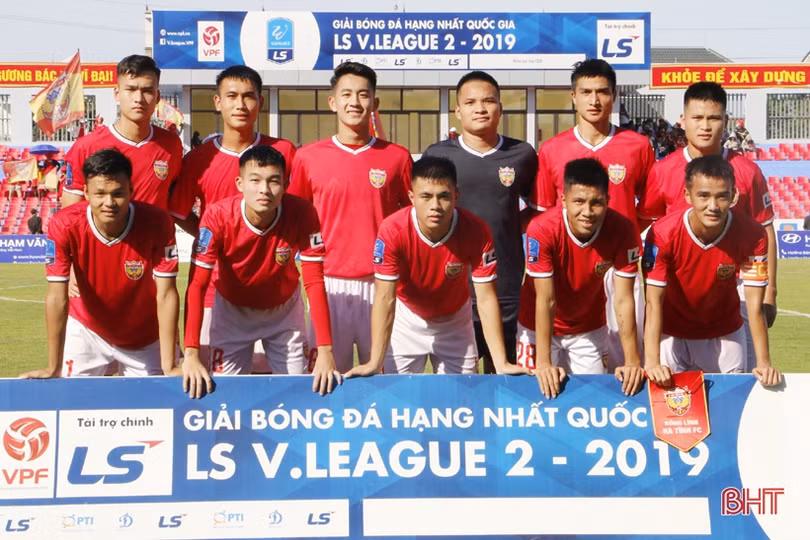 Hồng Lĩnh Hà Tĩnh thắng trận đầu tiên trên sân nhà