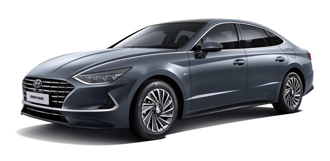 Hyundai Sonata Hybrid 2020 trang bị tấm pin mặt trời trên nóc xe