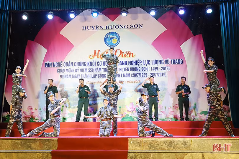 Ấn tượng hội diễn chào mừng kỷ niệm 550 năm thành lập huyện Hương Sơn