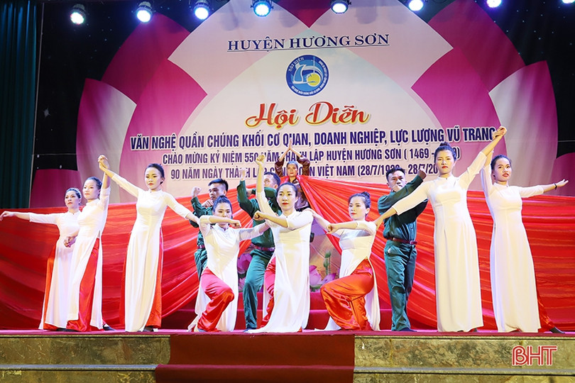 Ấn tượng hội diễn chào mừng kỷ niệm 550 năm thành lập huyện Hương Sơn