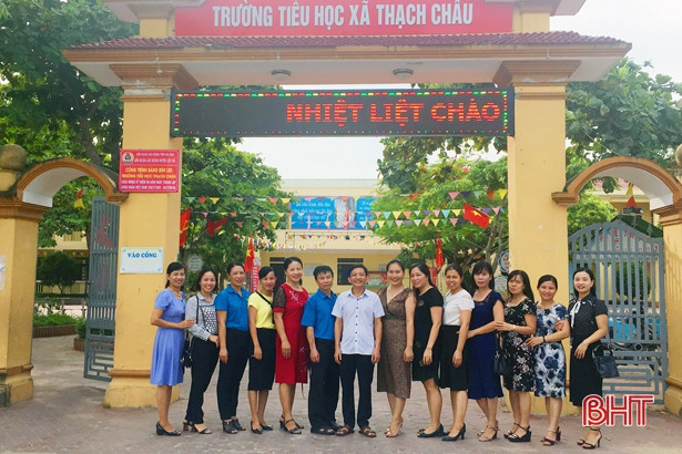 Gắn biển nhiều công trình chào mừng 90 năm Công đoàn Việt Nam