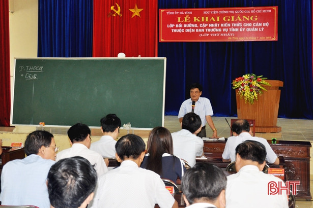 Cập nhật kiến thức cho 71 cán bộ diện BTV Tỉnh ủy Hà Tĩnh quản lý