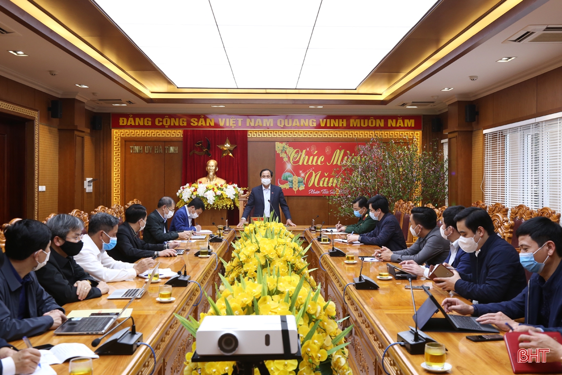 Người dân Hà Tĩnh vui tết, đón xuân nhưng không chủ quan, lơ là với dịch Covid-19