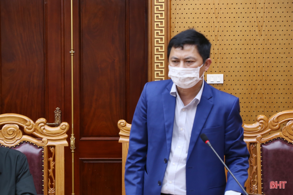 Người dân Hà Tĩnh vui tết, đón xuân nhưng không chủ quan, lơ là với dịch Covid-19