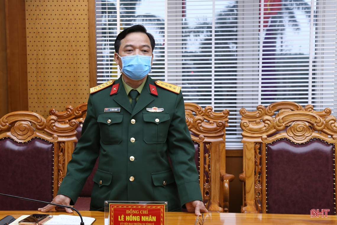 Người dân Hà Tĩnh vui tết, đón xuân nhưng không chủ quan, lơ là với dịch Covid-19