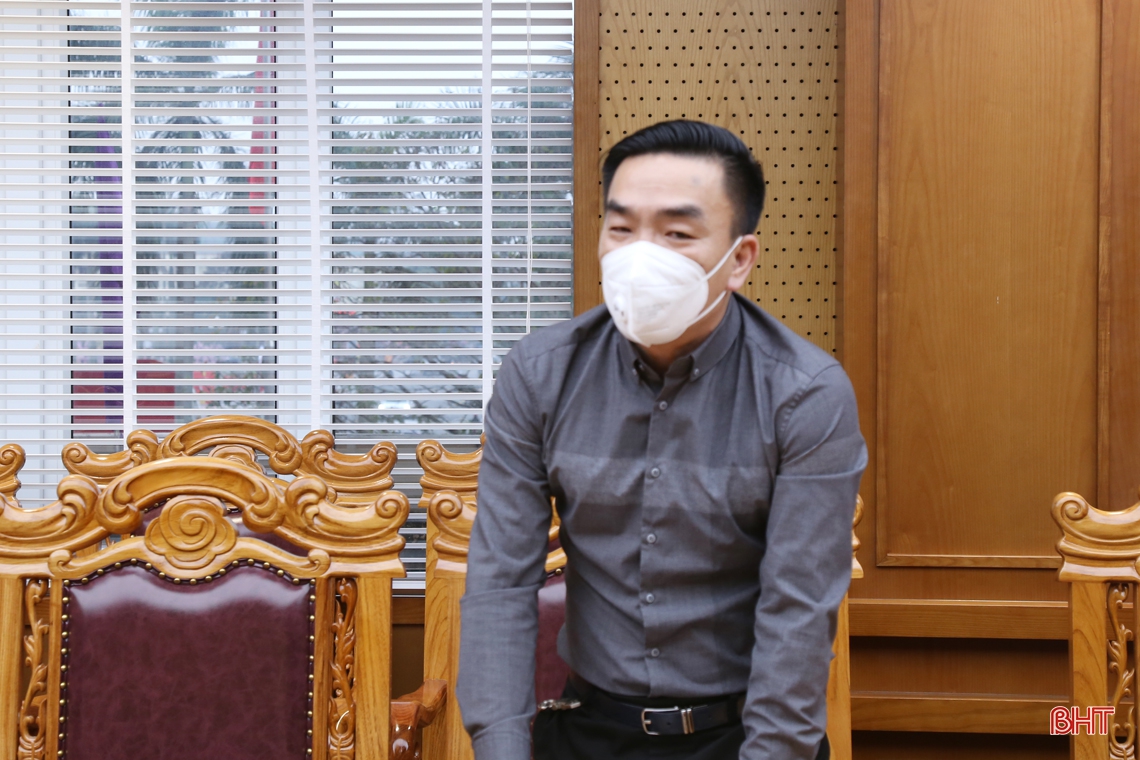Người dân Hà Tĩnh vui tết, đón xuân nhưng không chủ quan, lơ là với dịch Covid-19
