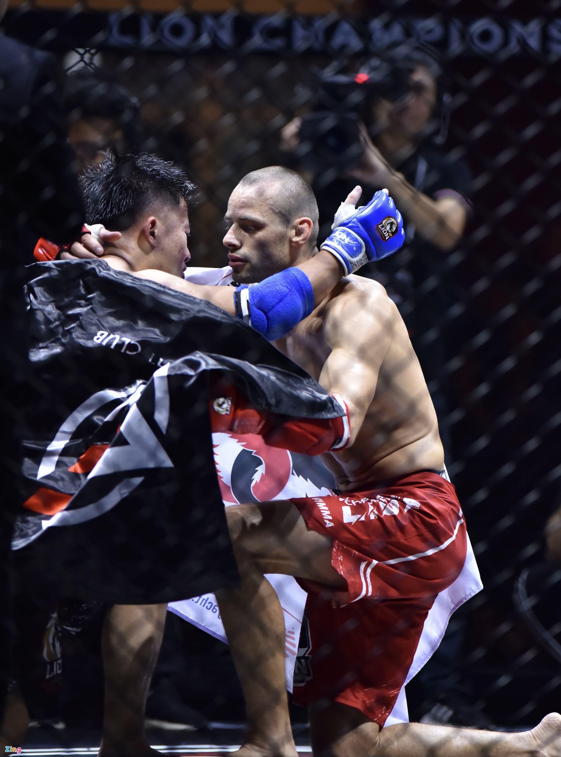 Những khoảnh khắc kịch tính trong đêm bán kết MMA Việt Nam