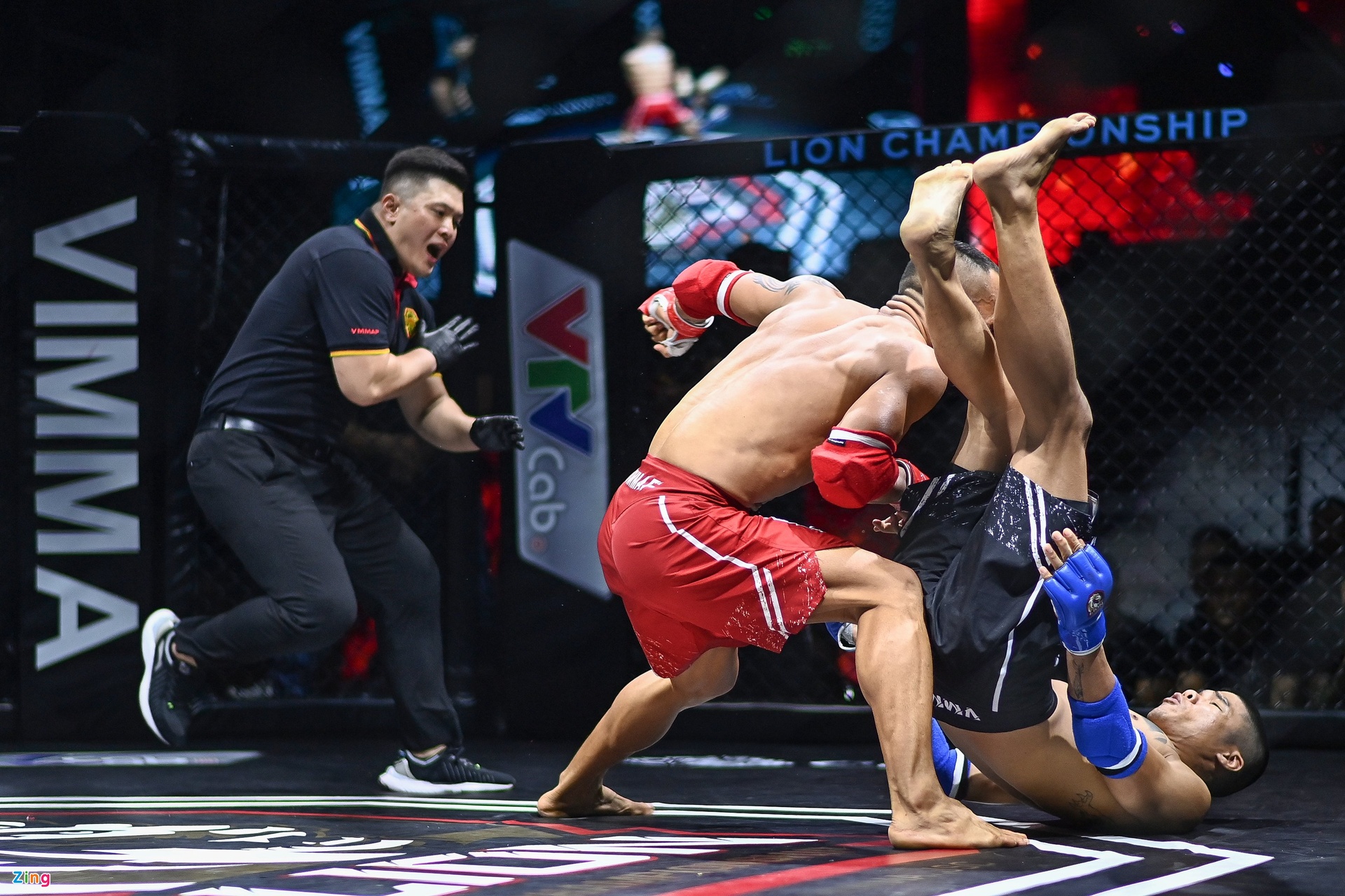 Bán kết MMA Việt Nam ảnh 9 Những khoảnh khắc kịch tính trong đêm bán kết MMA Việt Nam