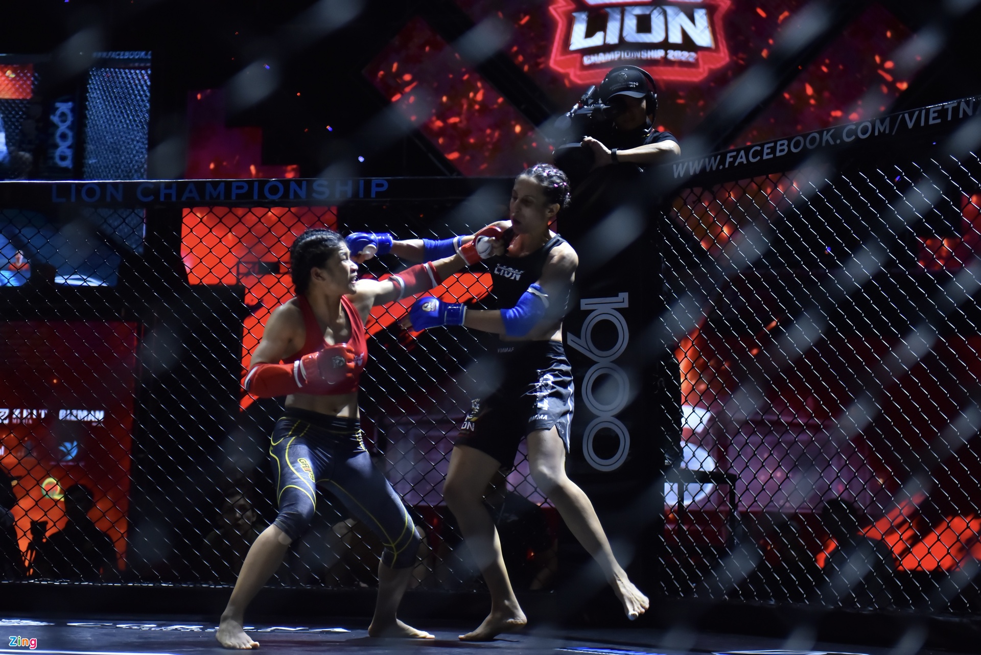 Những khoảnh khắc kịch tính trong đêm bán kết MMA Việt Nam
