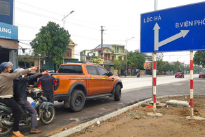 "Lạc lối" vì biển chỉ đường vẫn mang tên huyện Lộc Hà