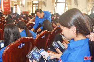 Triển khai ứng dụng i-HaTinh cho cán bộ, người dân Mai Phụ