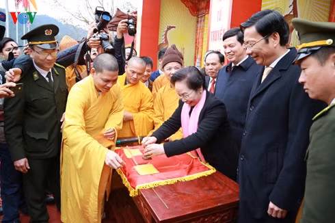 Hàng ngàn người dự khai hội xuân Yên Tử 2016 ảnh 1 Hàng ngàn người dự khai hội xuân Yên Tử 2016 ảnh 1