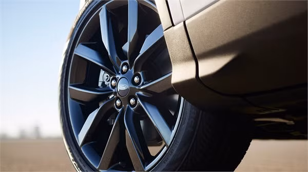 Ford Escape 2017 mang diện mạo đậm chất thể thao ảnh 2