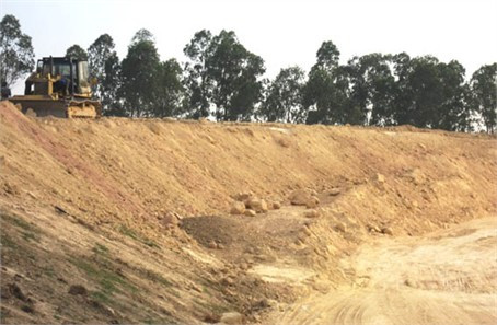 Tập đoàn Xuân Thành đang đẩy nhanh tiến độ thi công dự án đê La Giang.