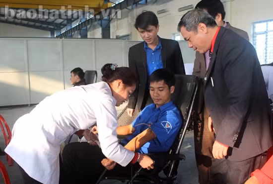 700 ĐVTN tham gia hiến máu tại "Lễ hội Xuân Hồng" ảnh 1