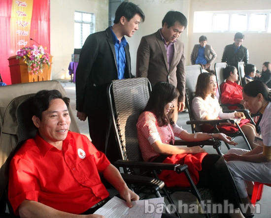 700 ĐVTN tham gia hiến máu tại "Lễ hội Xuân Hồng" ảnh 3