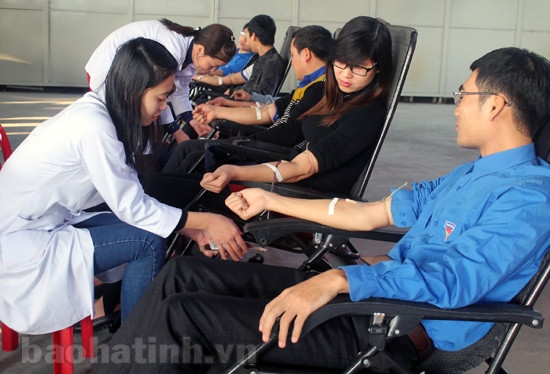 700 ĐVTN tham gia hiến máu tại "Lễ hội Xuân Hồng" ảnh 4