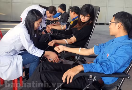 700 ĐVTN tham gia hiến máu tại "Lễ hội Xuân Hồng" ảnh 4
